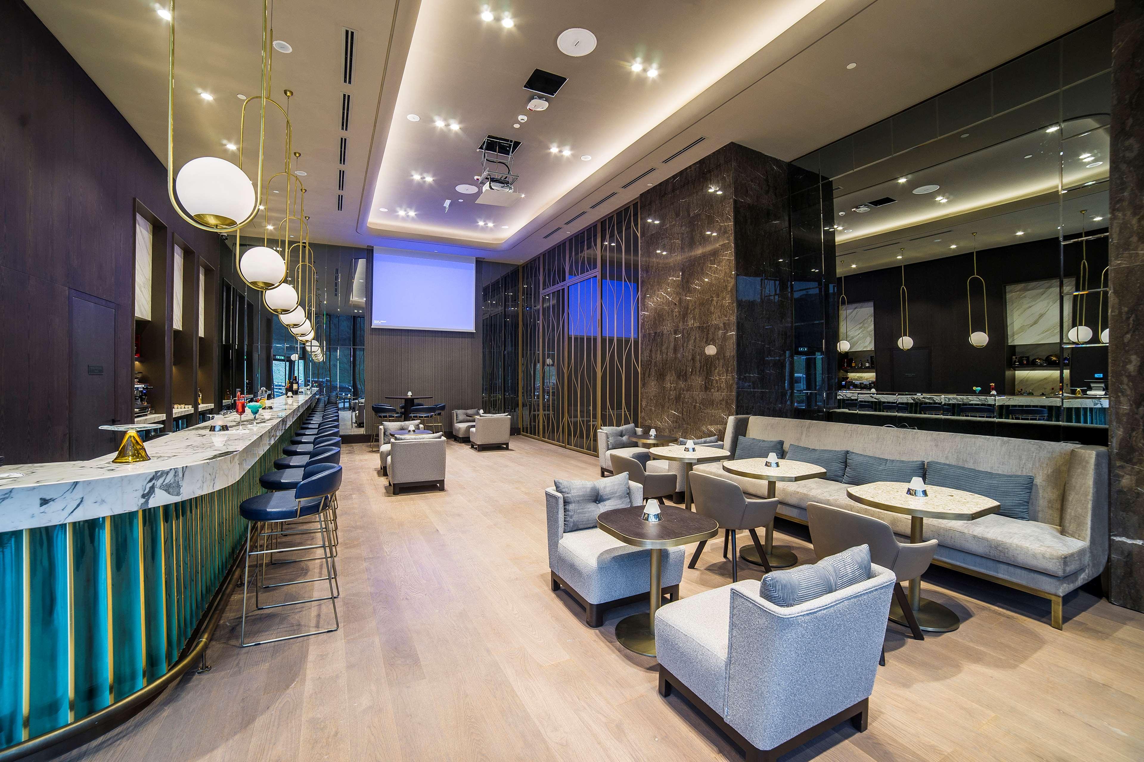 Radisson Collection Hotel, VadСтамбул Екстер'єр фото The lounge at Istanbul Ataturk Airport