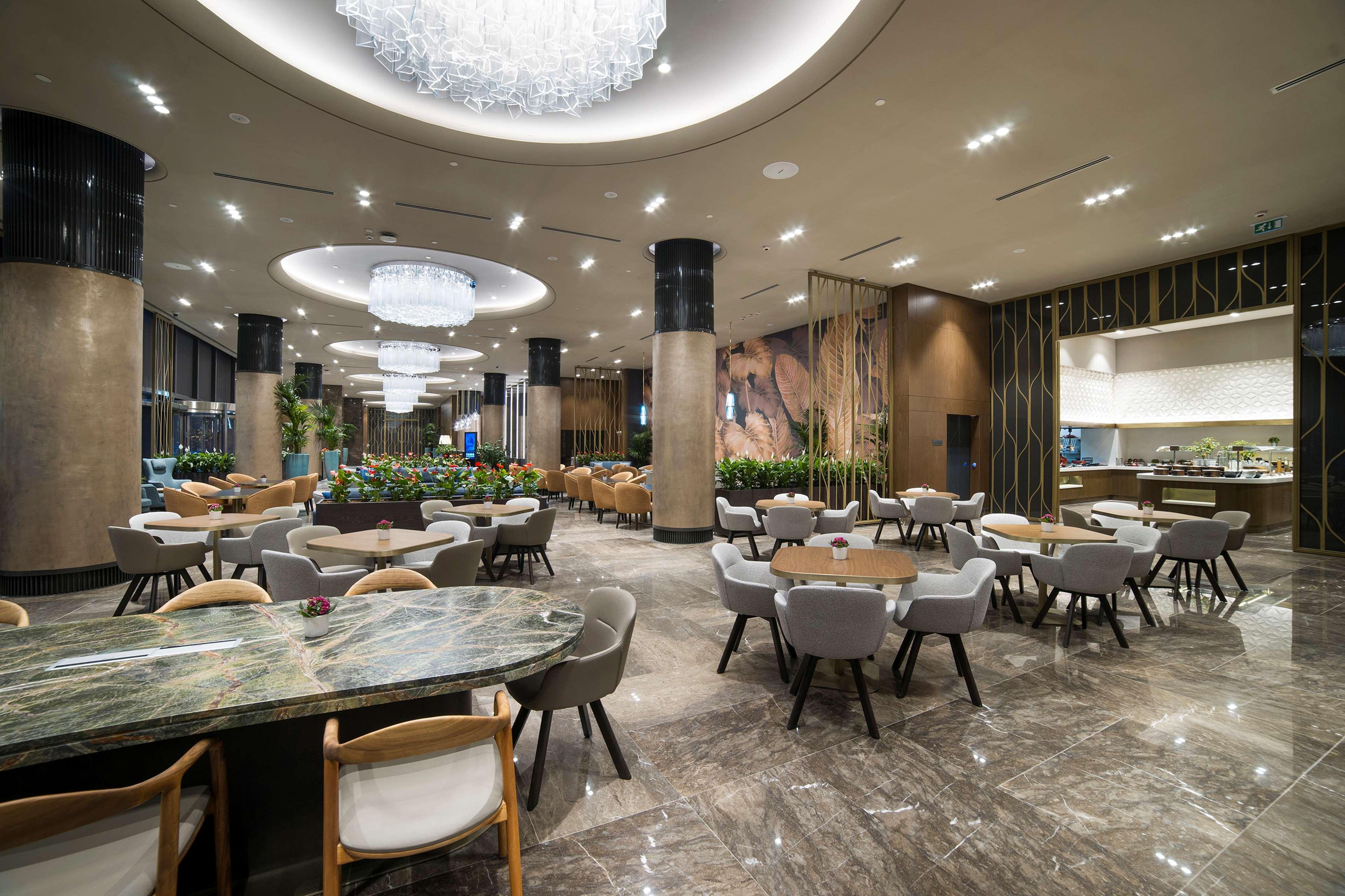 Radisson Collection Hotel, VadСтамбул Екстер'єр фото The lounge at Istanbul Ataturk Airport