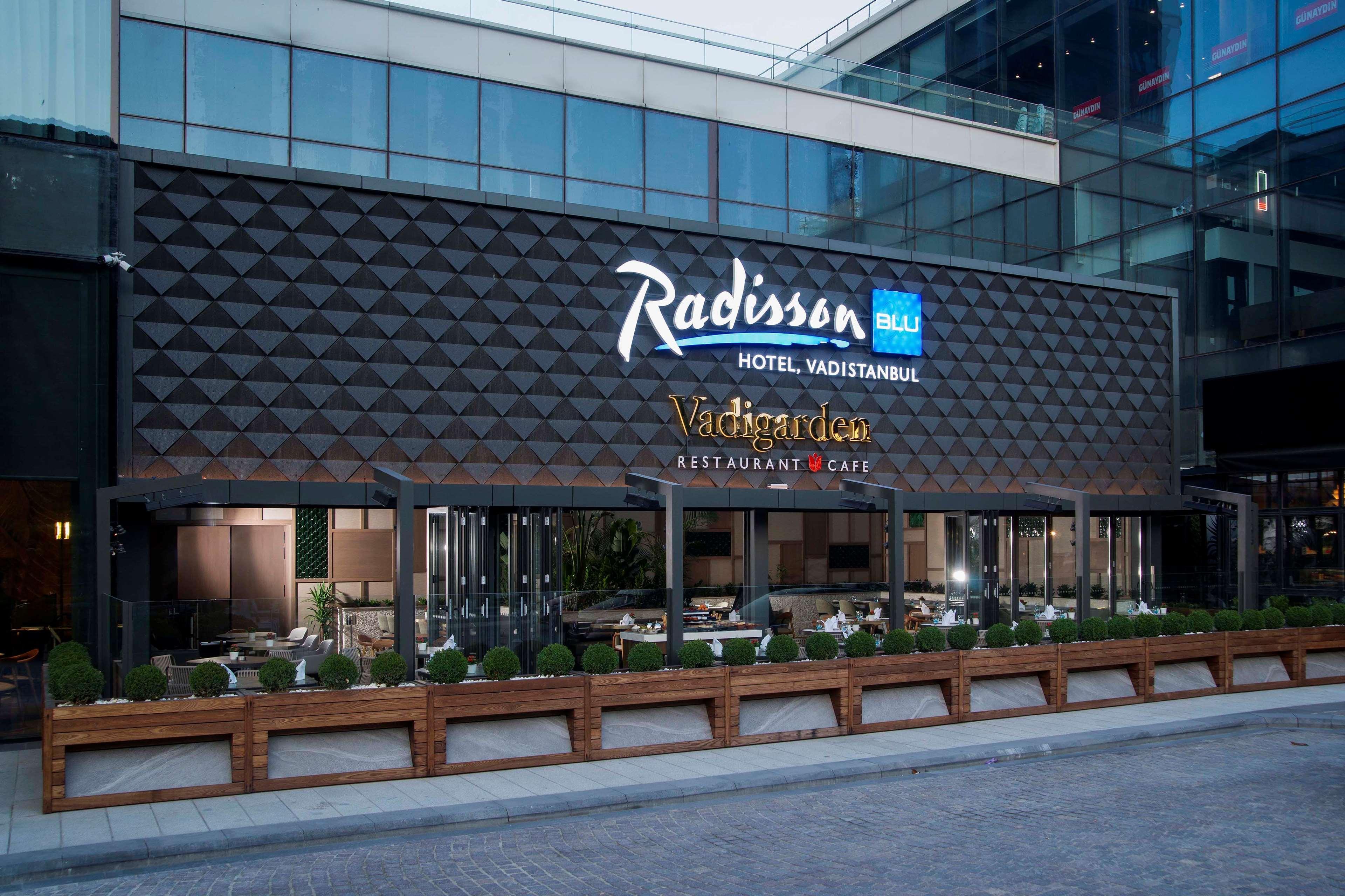 Radisson Collection Hotel, VadСтамбул Екстер'єр фото Radisson Hotel, Vadodara