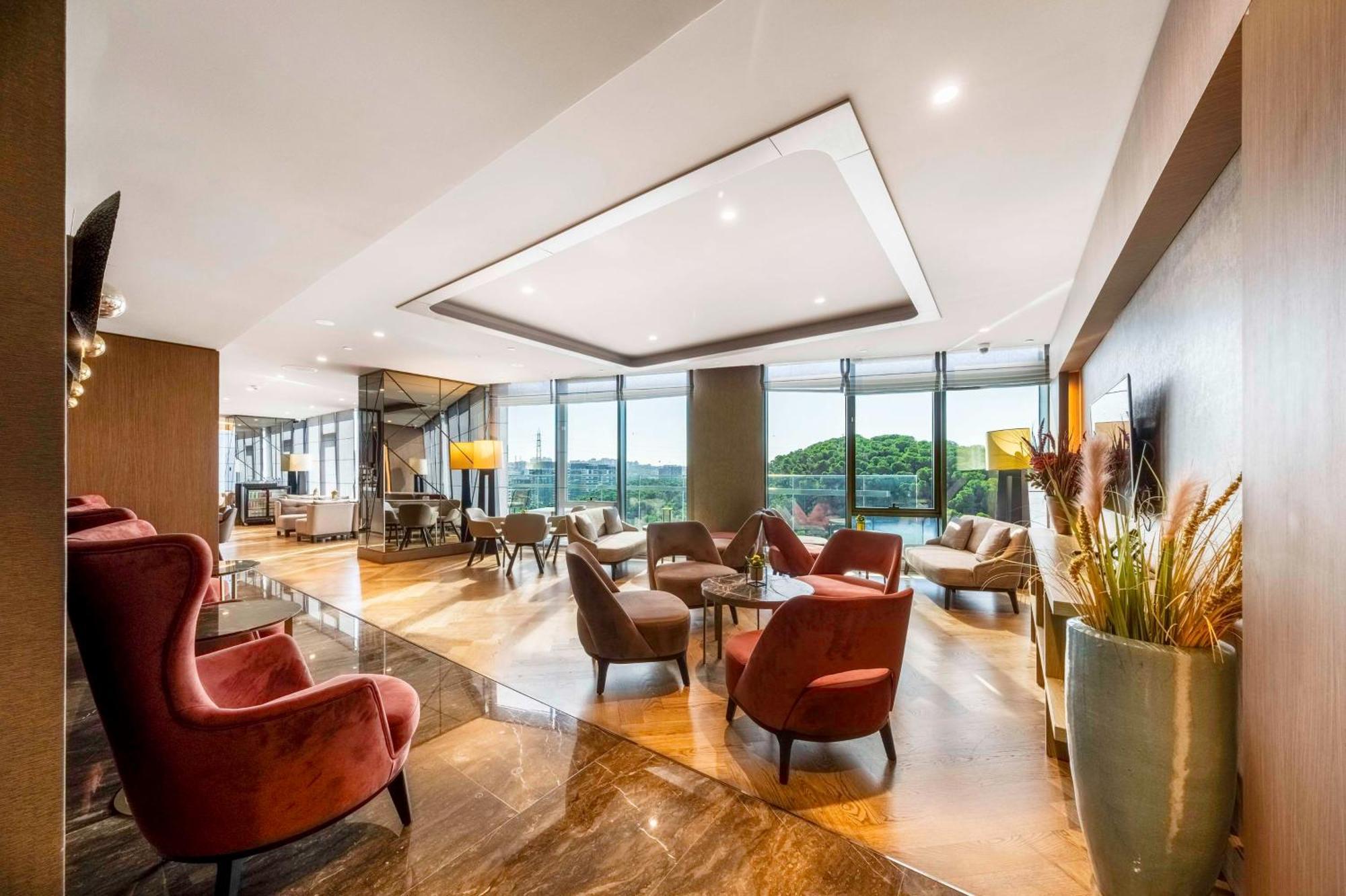 Radisson Collection Hotel, VadСтамбул Екстер'єр фото The lounge at the airport